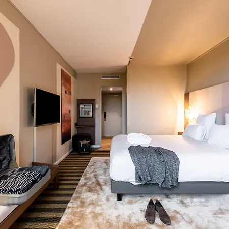 Отель Mercure Grenoble Мелан